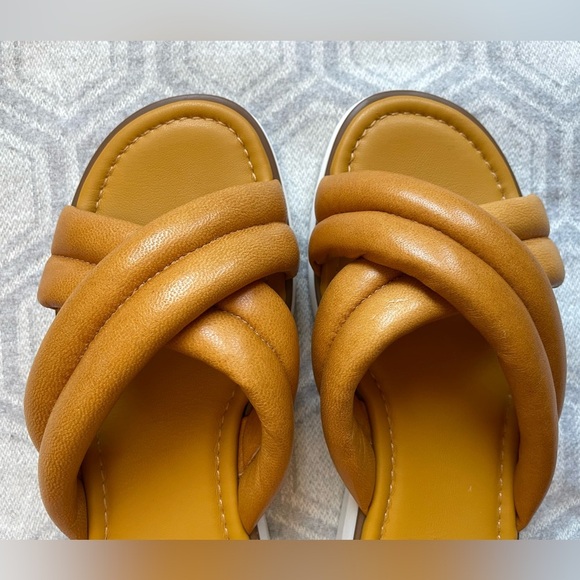 VINCE CAMUTO Sevaida Leather Slide Sandals Women's Size 8 - Picture 2 of 11